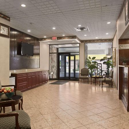 Travelodge By Wyndham Cambridge - Waterloo Екстериор снимка