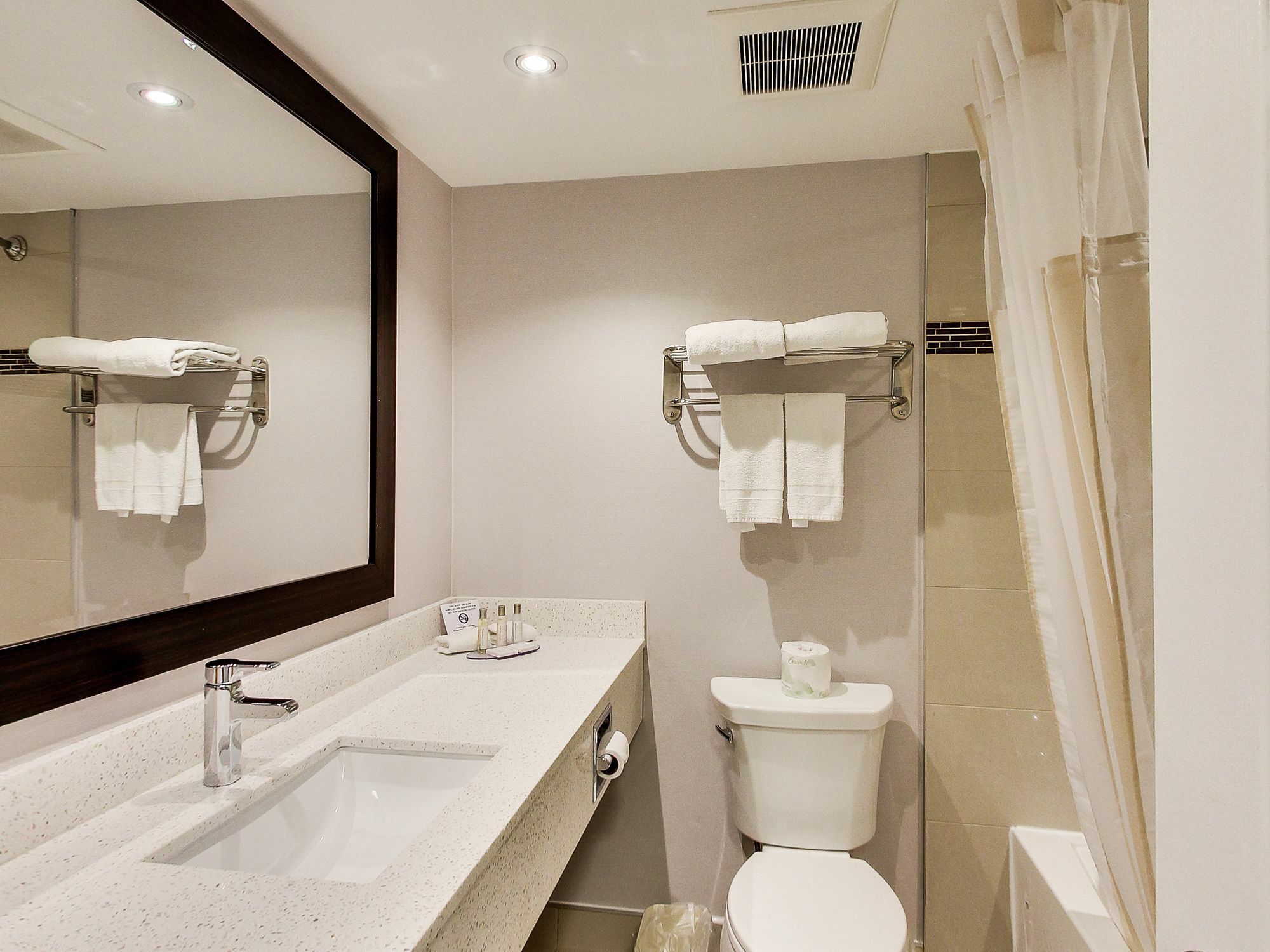 Travelodge By Wyndham Cambridge - Waterloo Екстериор снимка